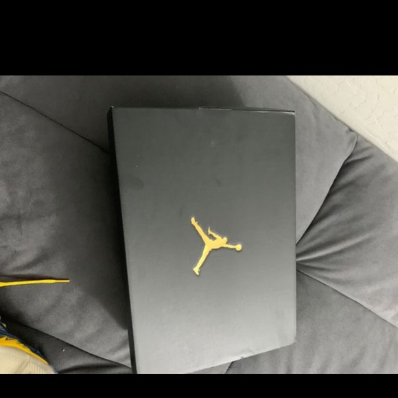 Jordan Retro 5 Laney Men's - Picture 7 of 8